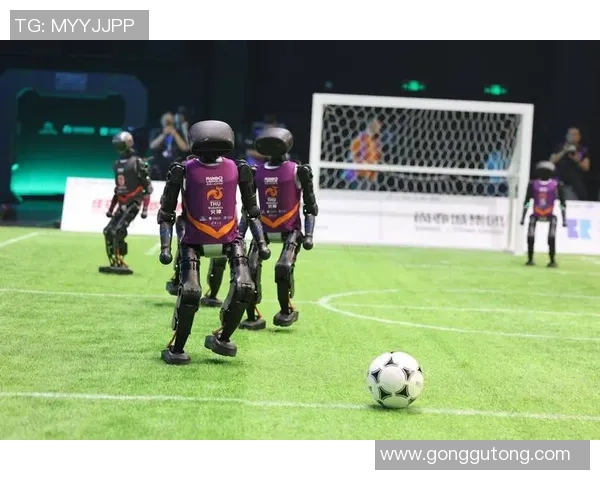 成都足球队与杭州足球队赛后复盘分析两队状态及表现对比